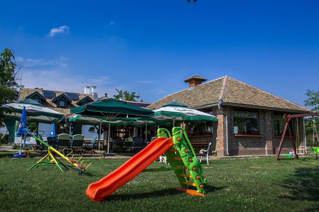 Salas Tatic Hotel Turija Exterior photo